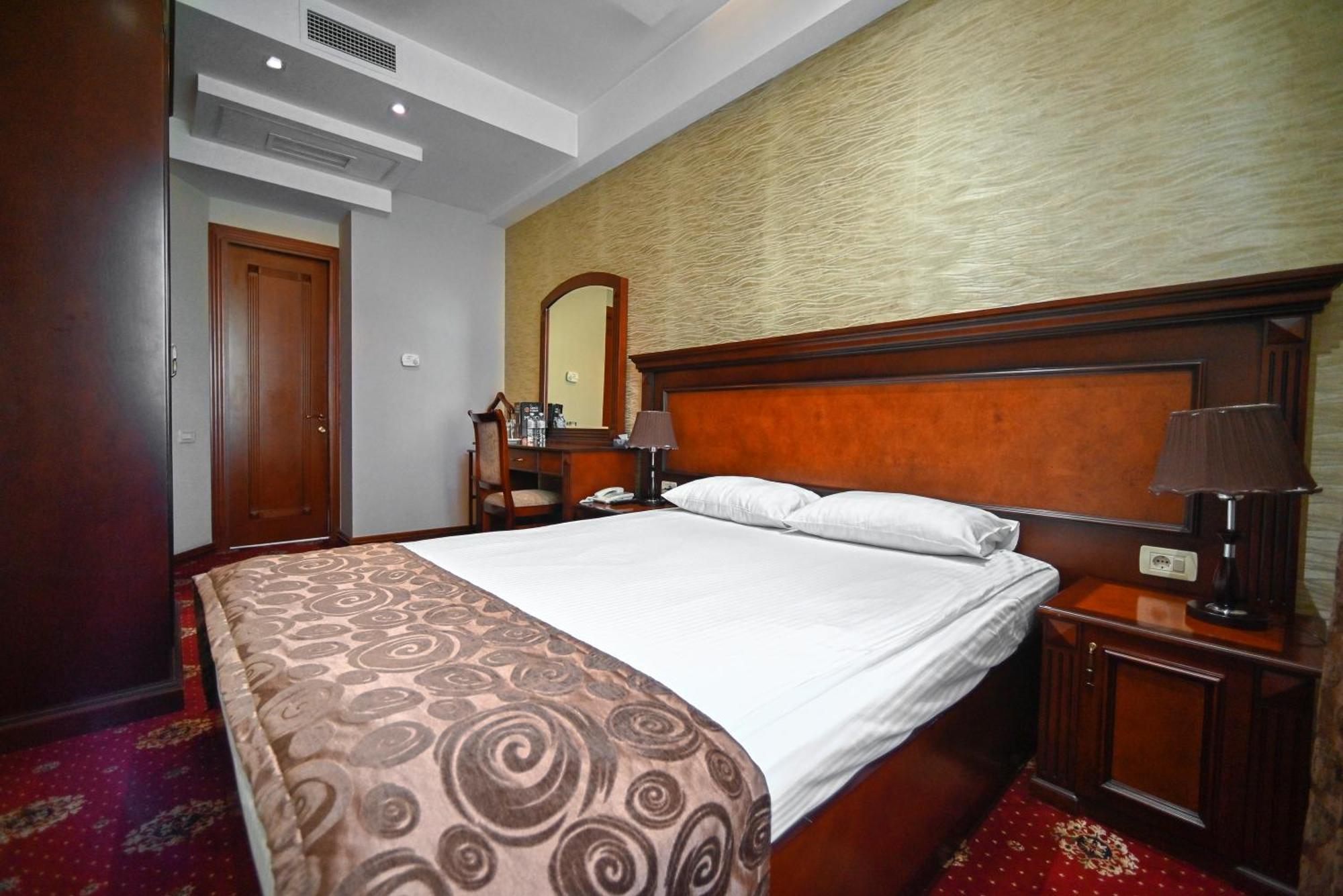 Spa Hotel Grace Forum Erévan Chambre photo