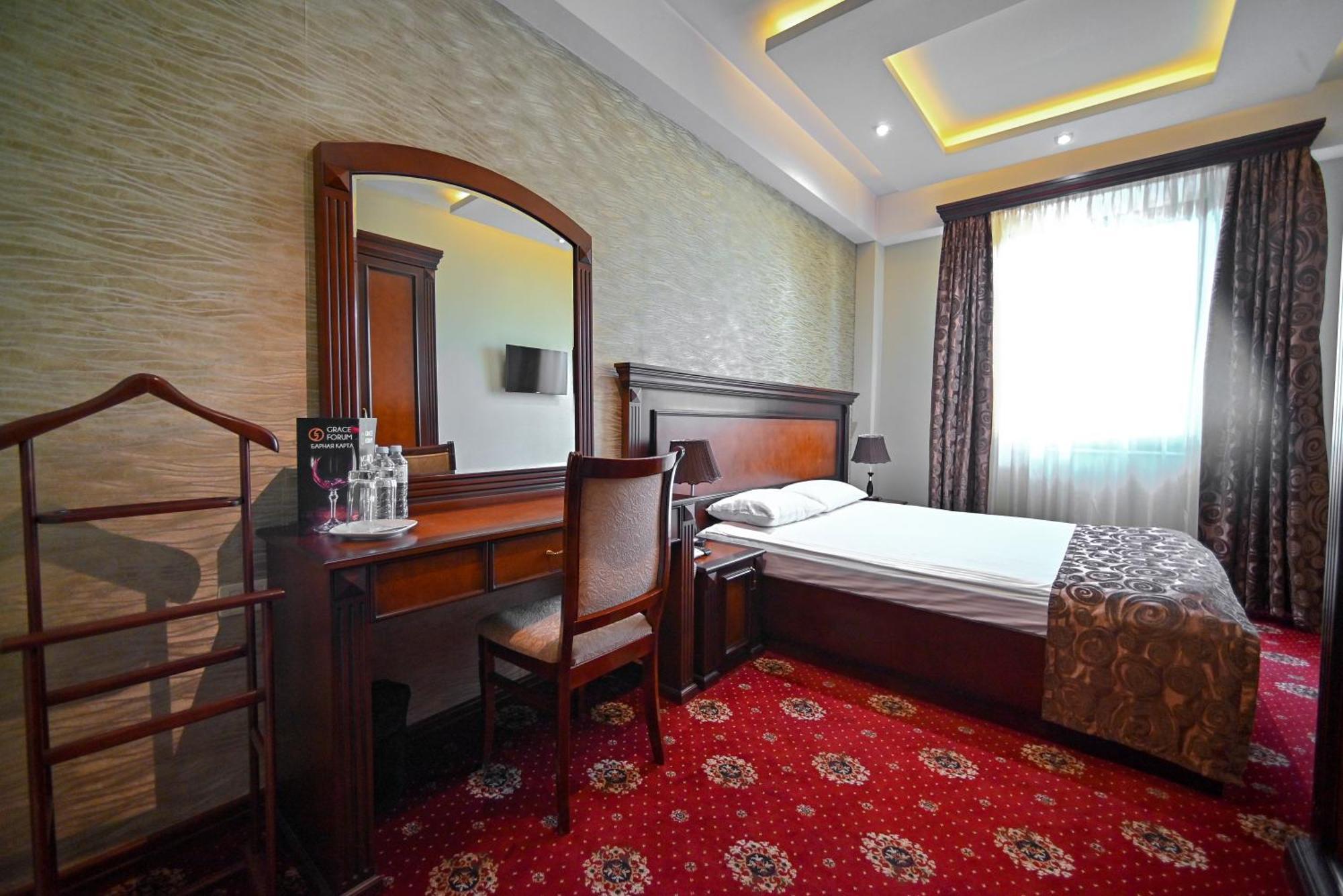 Spa Hotel Grace Forum Erévan Extérieur photo